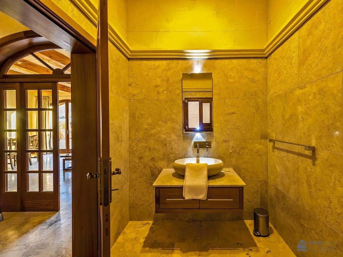 The Almonds Luxury Villa San Lawrenz Dış mekan fotoğraf