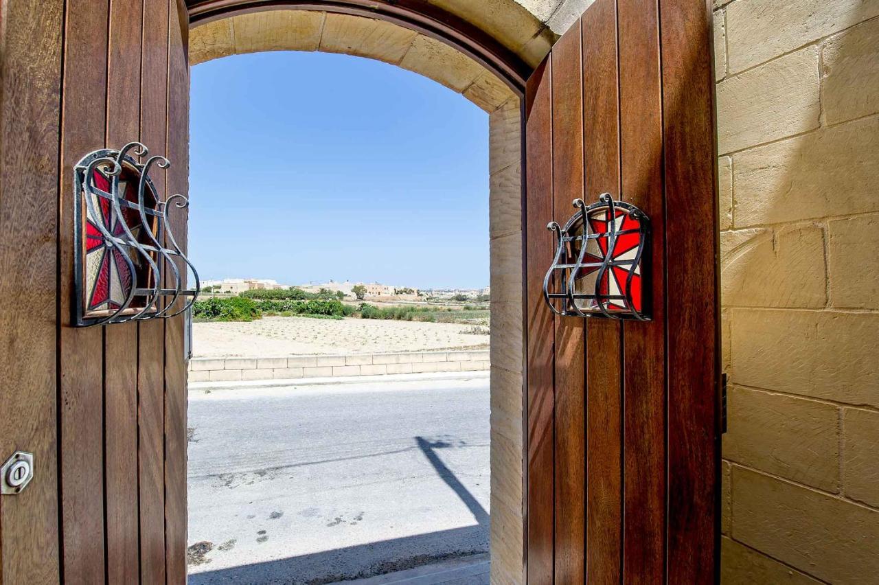 The Almonds Luxury Villa San Lawrenz Dış mekan fotoğraf